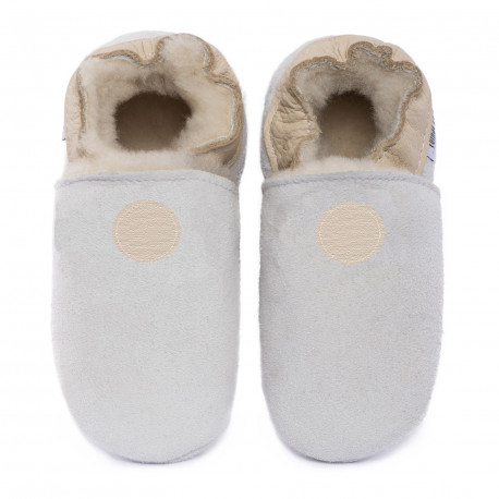 White woolen slippers, cream round