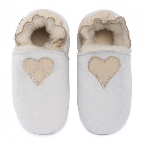 White woolen slippers, cream heart