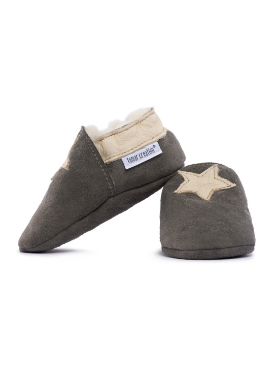 Pantoufles peau lainée grise, étoile beige