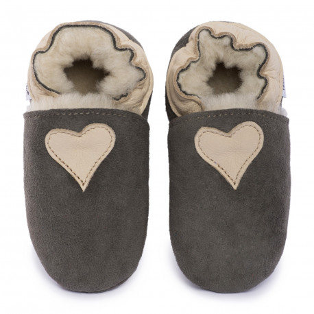 Gray woolen slippers, beige heart