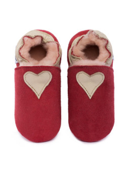 Red woolen slippers, beige heart