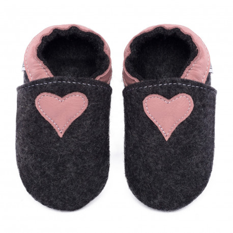 Merino slippers - black with heart - cameo