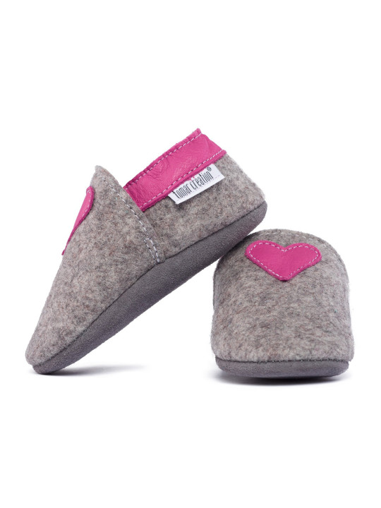 Merino slippers black with heart - fuxia