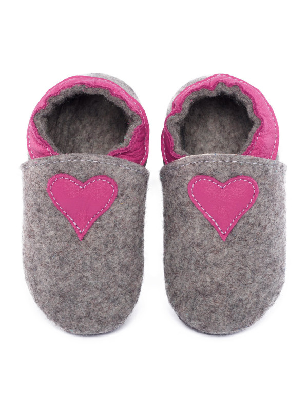 Merino slippers black with heart - fuxia