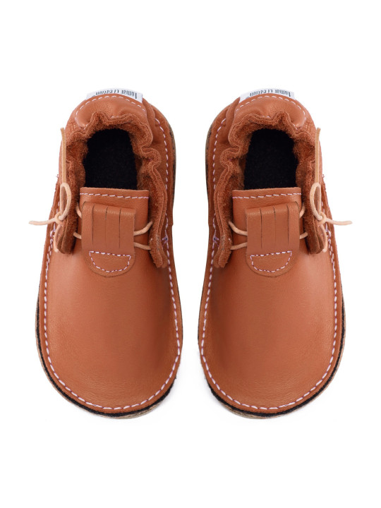 barefoot moccasins leather autumn spring woman man