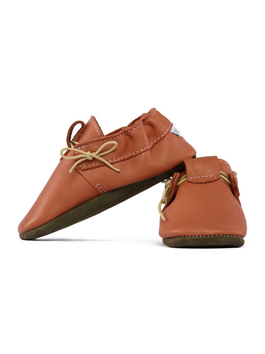 barefoot moccasins leather autumn spring woman man