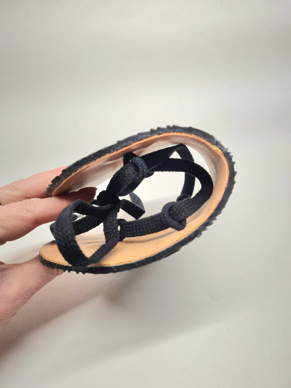 Vue latérale huaraches cuir